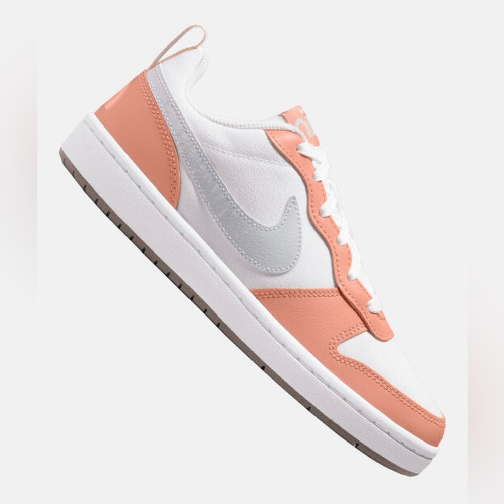 Pink and white Nike’s size 5y